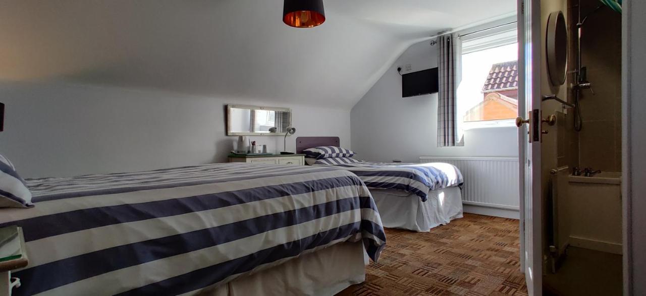 Aaron Lodge Guest House Лестър Екстериор снимка