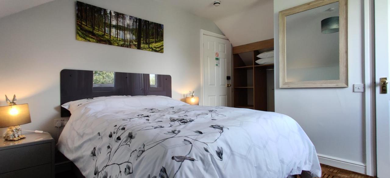 Aaron Lodge Guest House Лестър Екстериор снимка