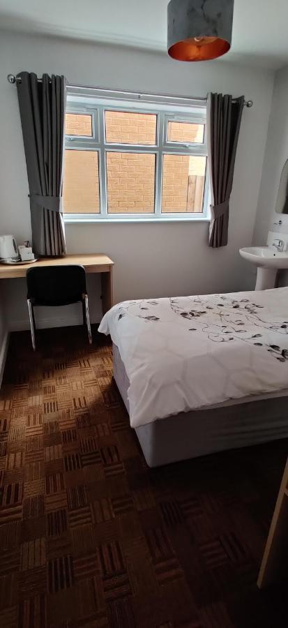 Aaron Lodge Guest House Лестър Екстериор снимка