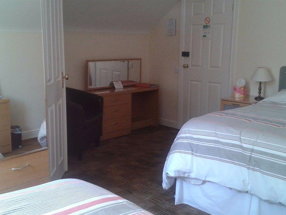 Aaron Lodge Guest House Лестър Екстериор снимка