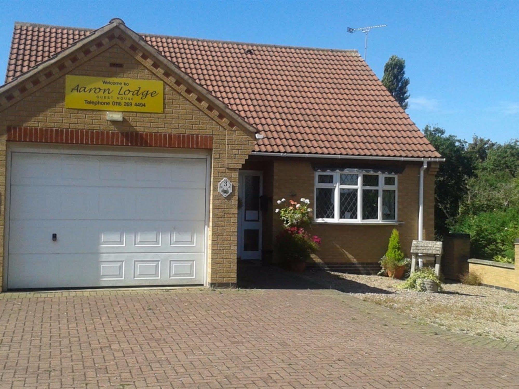 Aaron Lodge Guest House Лестър Екстериор снимка