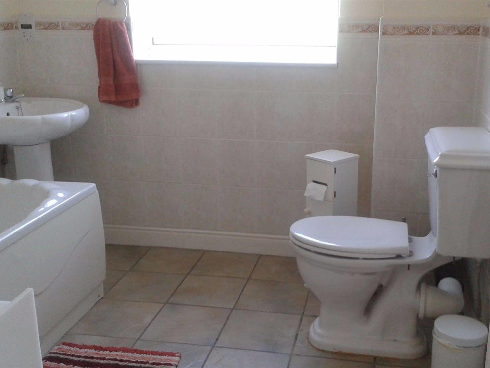 Aaron Lodge Guest House Лестър Екстериор снимка