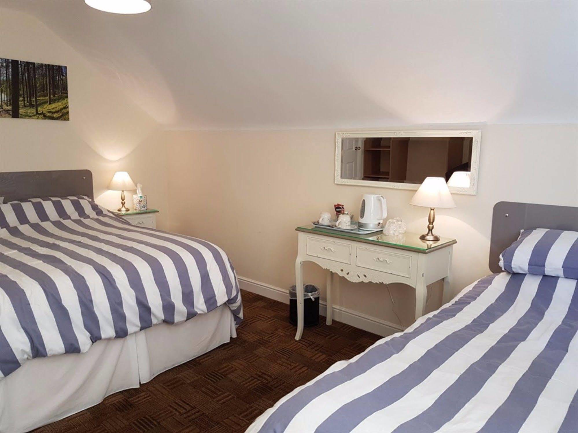 Aaron Lodge Guest House Лестър Екстериор снимка
