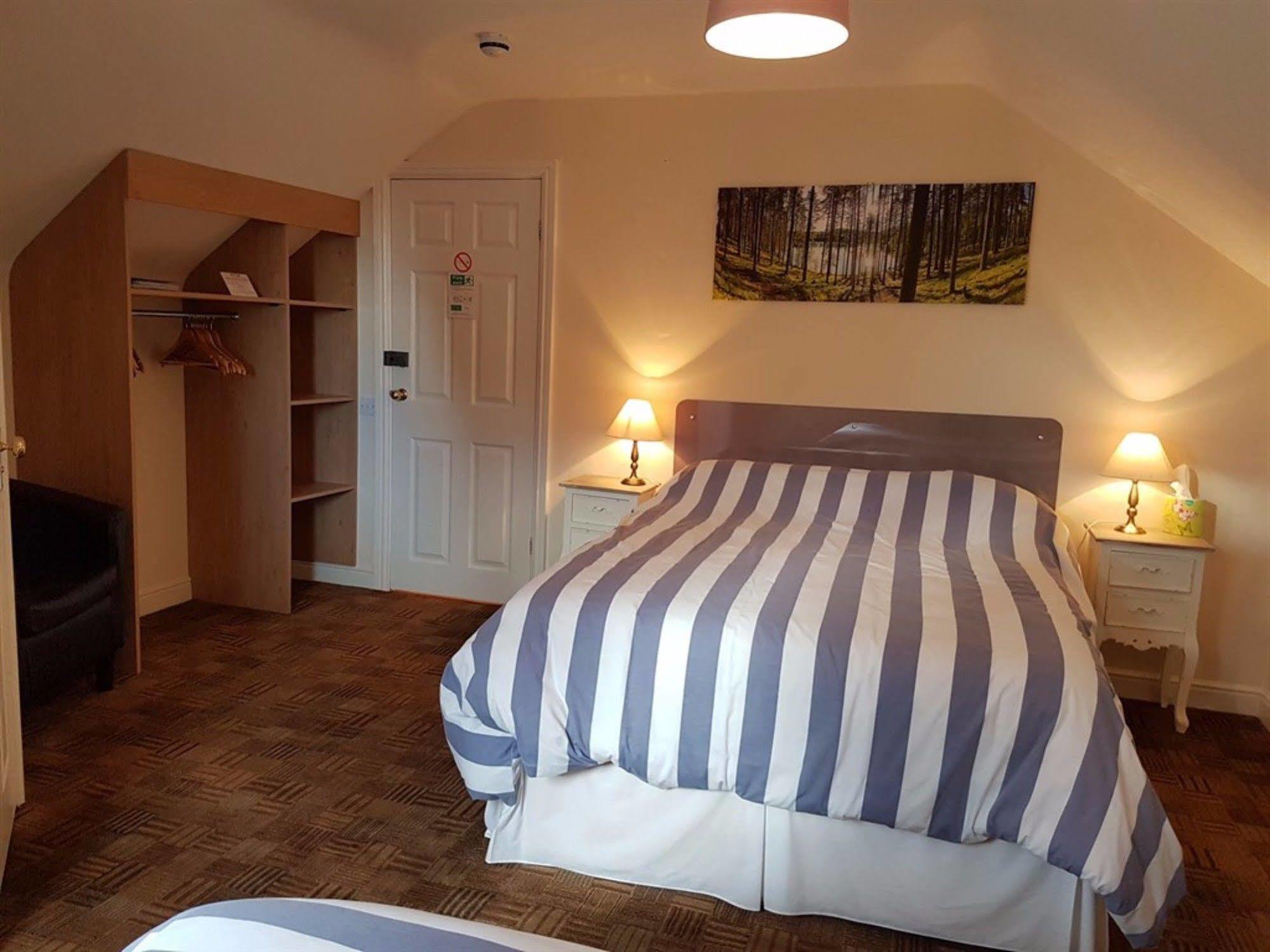 Aaron Lodge Guest House Лестър Екстериор снимка