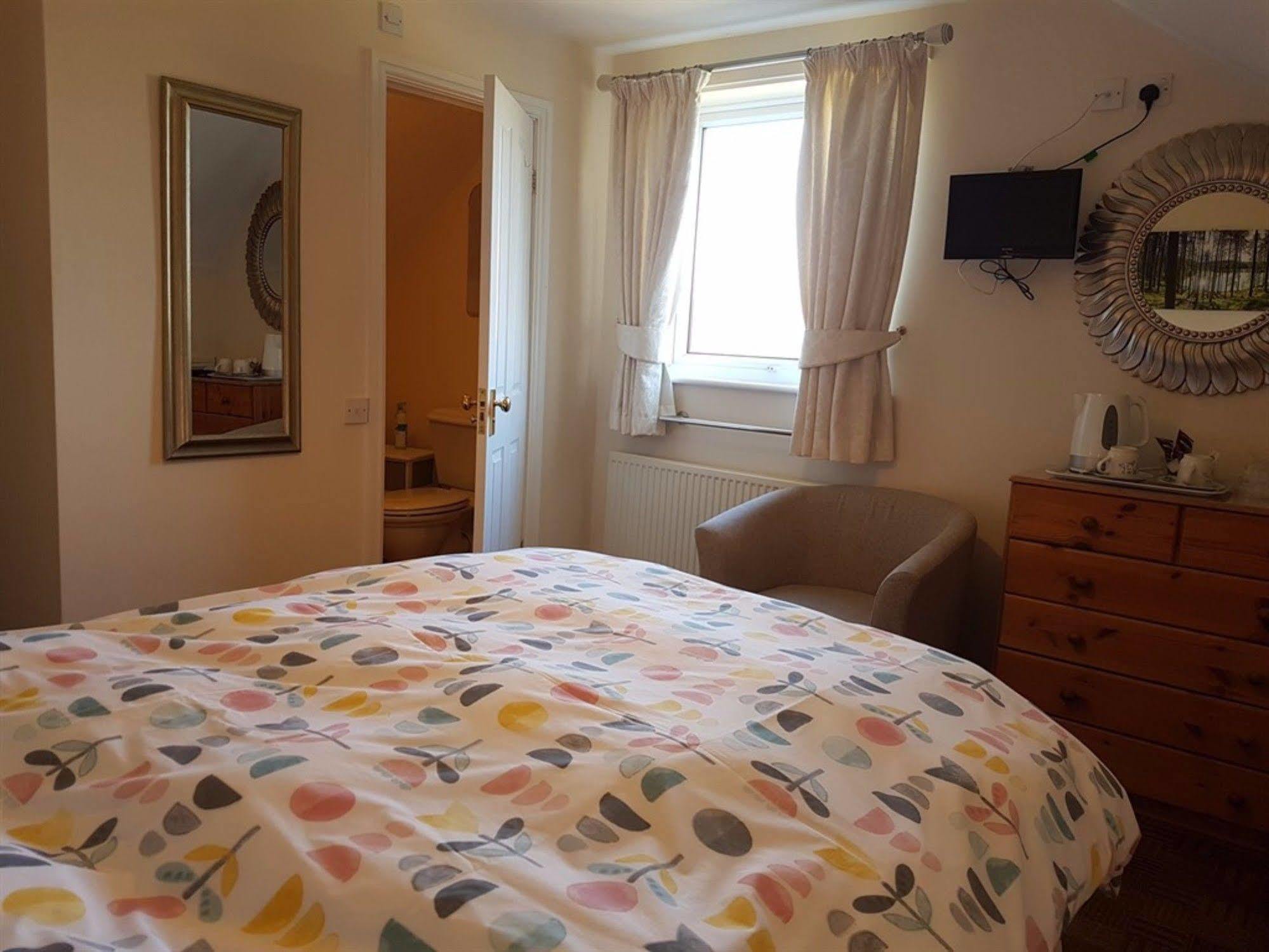 Aaron Lodge Guest House Лестър Екстериор снимка